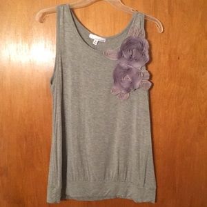 Lucy & Laurel gray sleeveless top